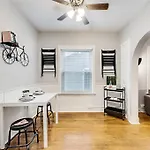 Lower-Greenville Landing Close To Everything
